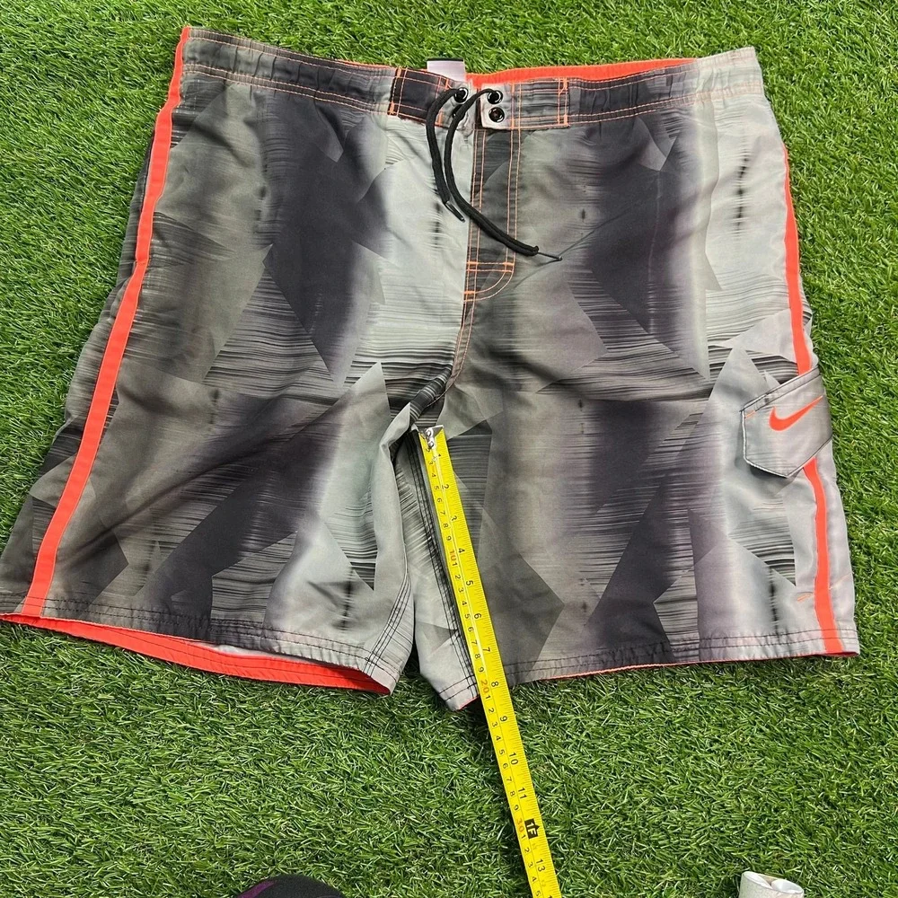 Nike Swim Trunks L Gray Black Geometric Board Shorts Red Trim Surf‎ Pocket